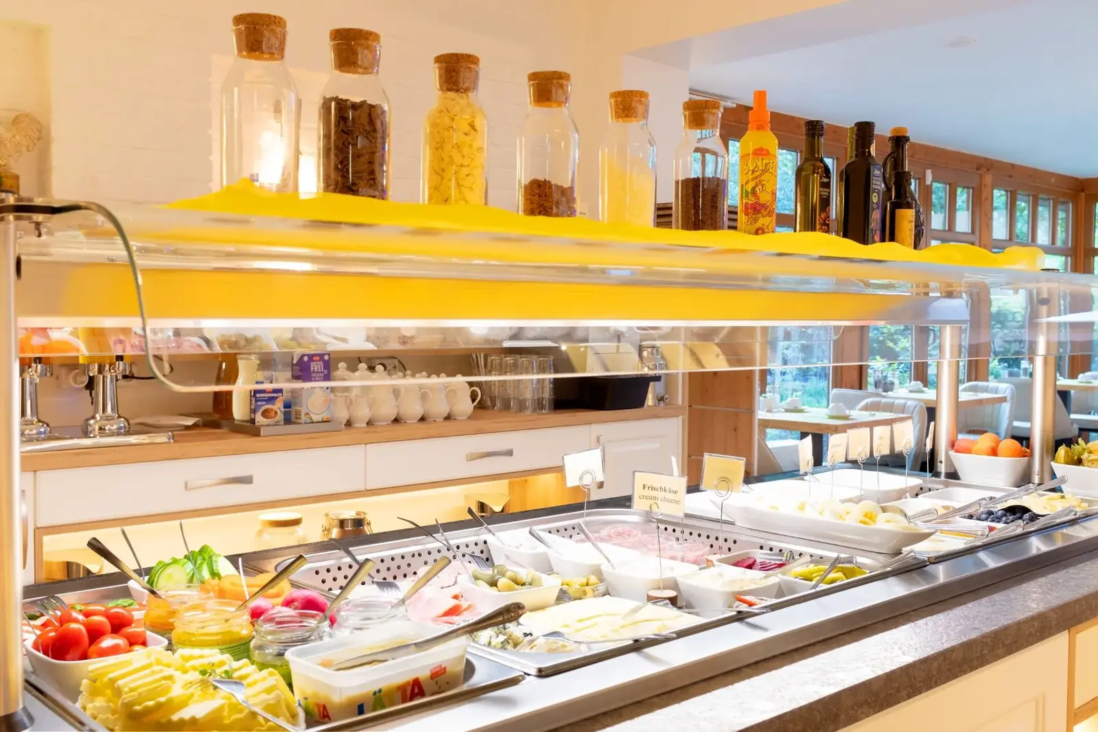 Chilled buffet with cold meats, cheese, cream cheese, vegetables and fruit – Hotel Potsdam Katharinenholz