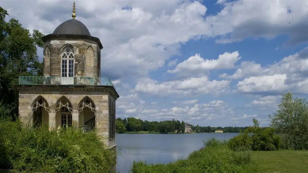 Pavillon am Heiligen See in Potsdam – beliebtes Ziel für Radtouren ab dem Hotel